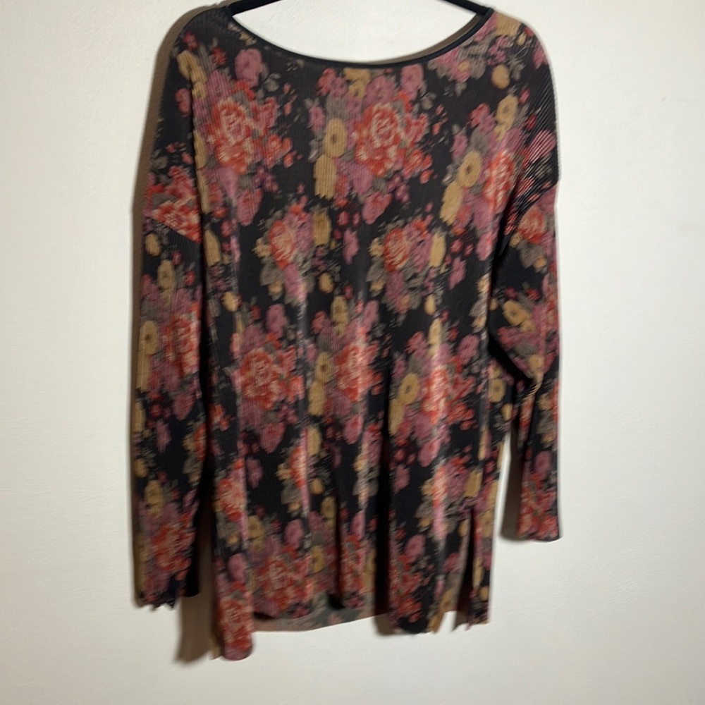 The Limited Women’s Top Size M. 100% Polyester